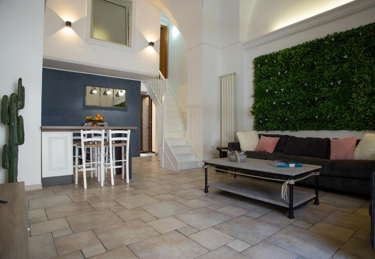 Casa Colombo - The Fab Stay Brindisi Kültér fotó