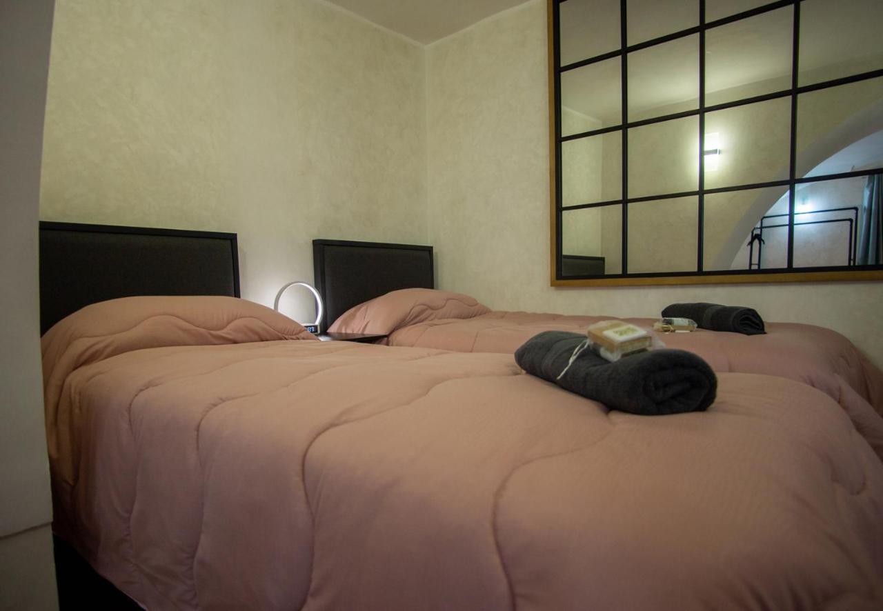 Casa Colombo - The Fab Stay Brindisi Kültér fotó