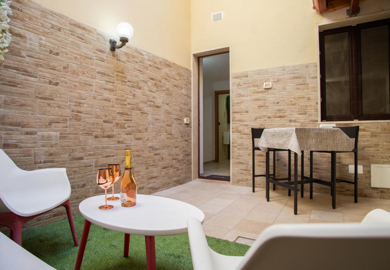 Casa Colombo - The Fab Stay Brindisi Kültér fotó